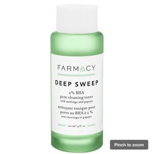 NEW Farmacy
Deep Sweep 2% BHA Pore Cleaning Toner with Moringa + Papaya